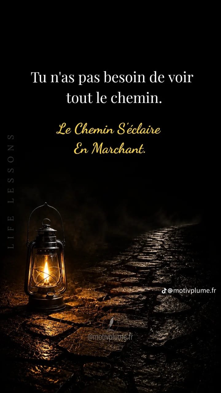 Souviens toi que tout choix implique un renoncement et que vivre, c'est aussi choisir. Puis, marcher d'un pas sûr vers ce qui te rend heureux